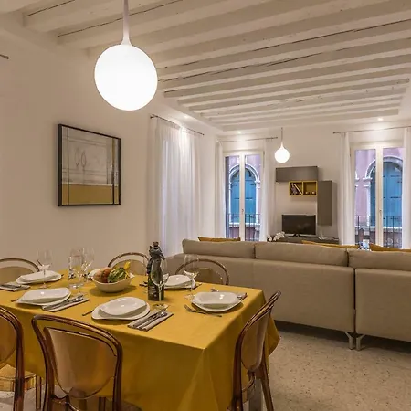 Ca' Rossini 1 Apartment
