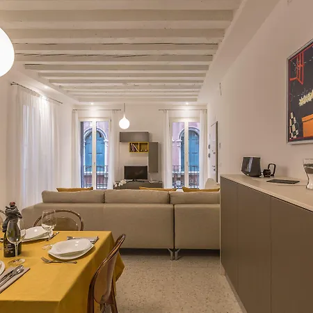 Ca' Rossini 1 Apartmán *